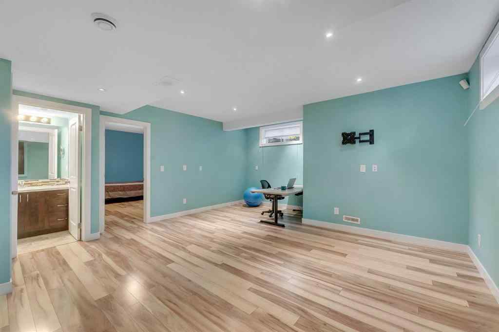 MLS® A2269239 - 185 West Lakeview Drive  in Lakeview Landing Chestermere, Residential