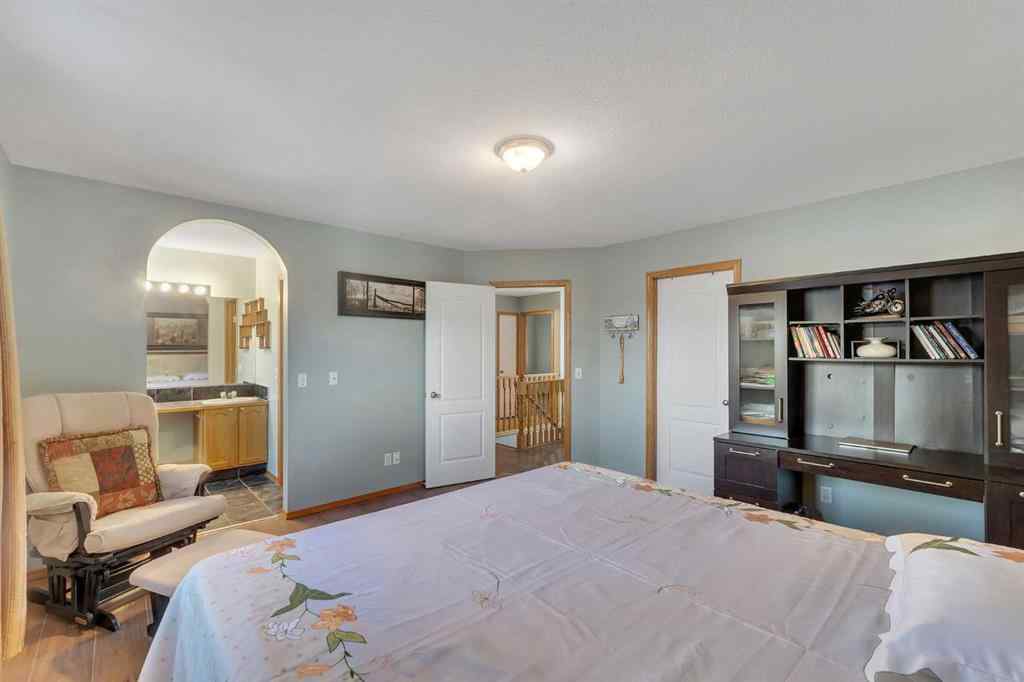 MLS® A2269239 - 185 West Lakeview Drive  in Lakeview Landing Chestermere, Residential
