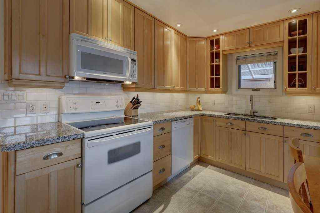 MLS® A2269259 - 1805 20 Avenue NW in Capitol Hill Calgary, Residential