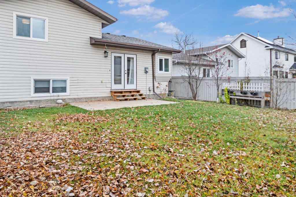 MLS® A2269277 - 9605 63 Avenue   in Country Club Estates Grande Prairie, Residential