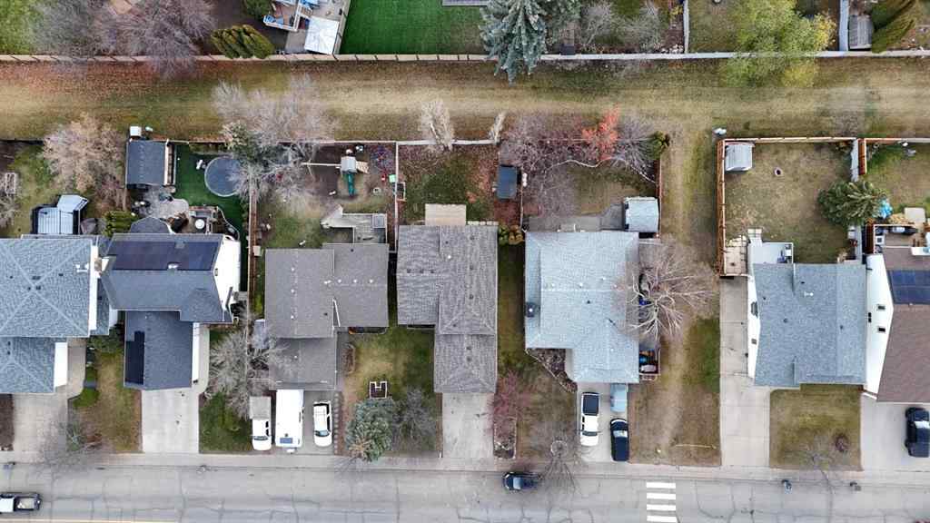 MLS® A2269277 - 9605 63 Avenue   in Country Club Estates Grande Prairie, Residential