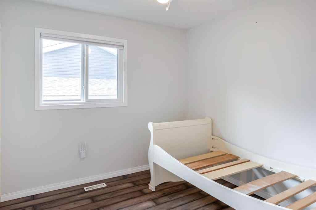 MLS® A2269277 - 9605 63 Avenue   in Country Club Estates Grande Prairie, Residential