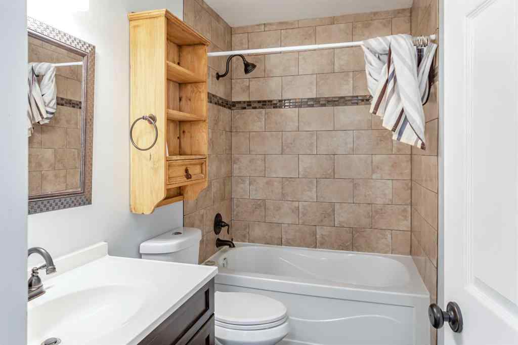 MLS® A2269277 - 9605 63 Avenue   in Country Club Estates Grande Prairie, Residential