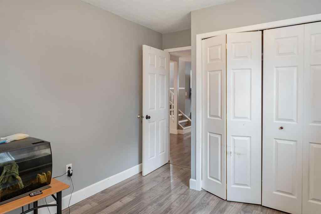 MLS® A2269277 - 9605 63 Avenue   in Country Club Estates Grande Prairie, Residential