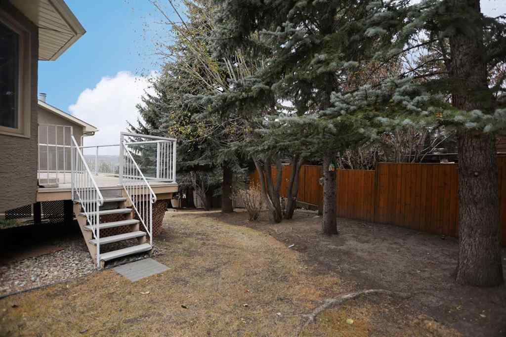 MLS&reg; # A2269283 - 220 Silver Creek Mews NW in Silver Springs Calgary, Residential Open Houses