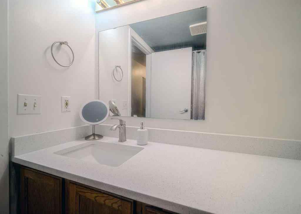 MLS® A2269294 - Unit #32 1703 11 Avenue SW in Sunalta Calgary, Residential