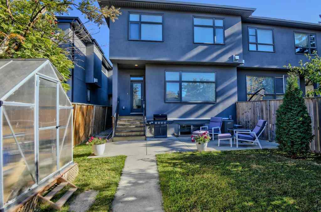 MLS® A2269295 - 3705 41 Street SW in Glenbrook Calgary, Residential