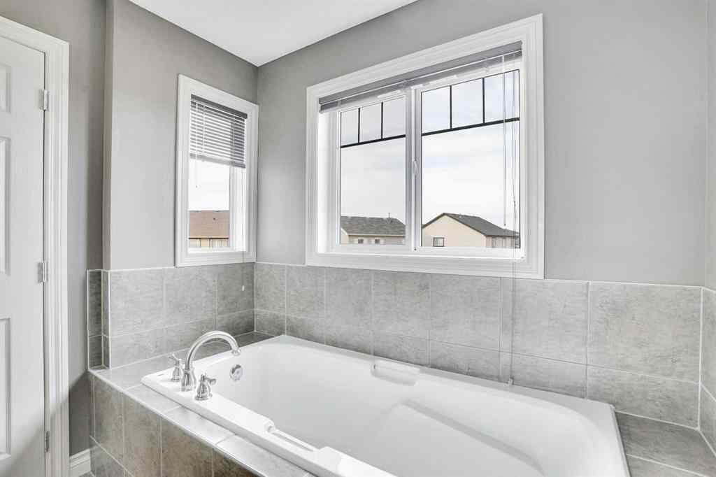 MLS® A2269299 - 208 Sagewood Landing SW in Sagewood Airdrie, Residential