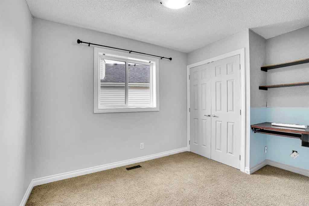 MLS® A2269299 - 208 Sagewood Landing SW in Sagewood Airdrie, Residential