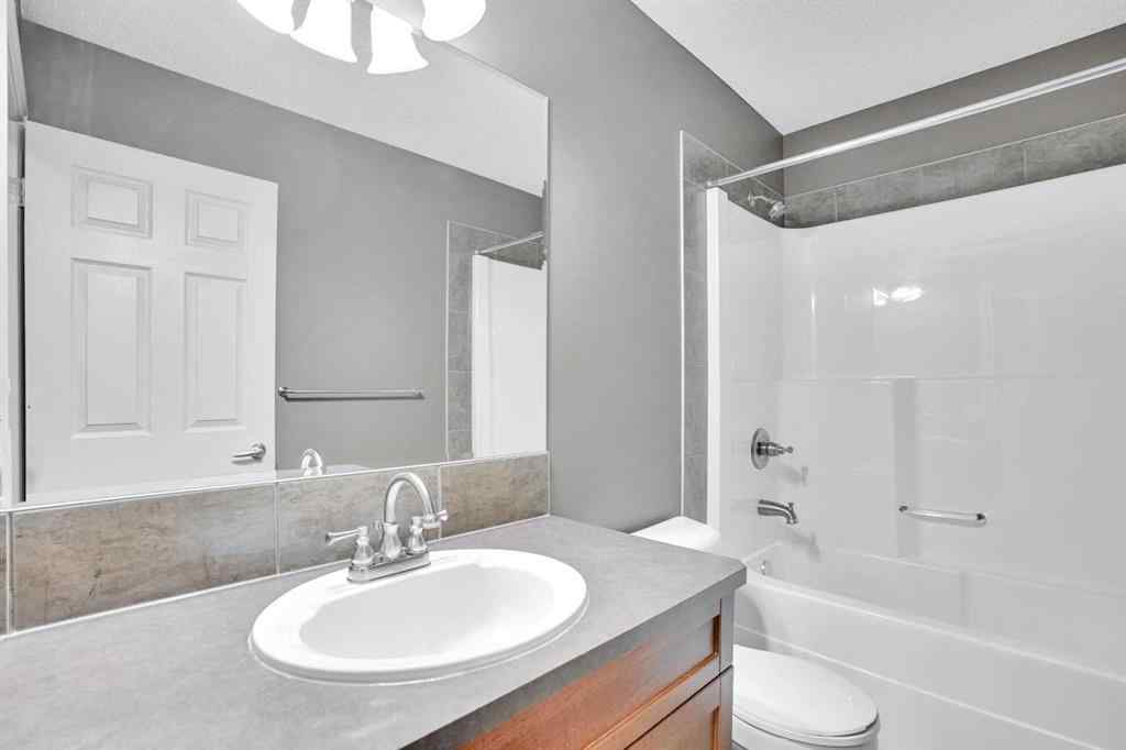 MLS® A2269299 - 208 Sagewood Landing SW in Sagewood Airdrie, Residential