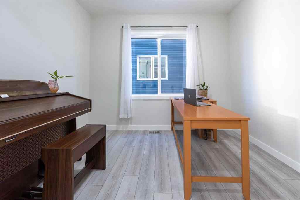 MLS® A2269302 - 15 Midgrove Drive SW in Midtown Airdrie, Residential