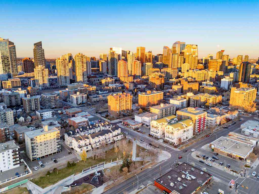 MLS® A2269304 - 1523 11 Street SW in Beltline Calgary, Residential