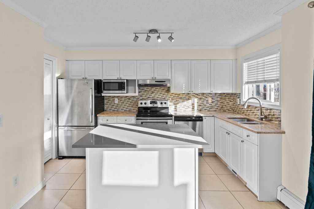 MLS® A2269304 - 1523 11 Street SW in Beltline Calgary, Residential