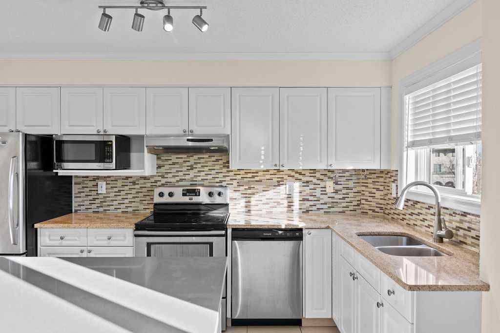 MLS® A2269304 - 1523 11 Street SW in Beltline Calgary, Residential