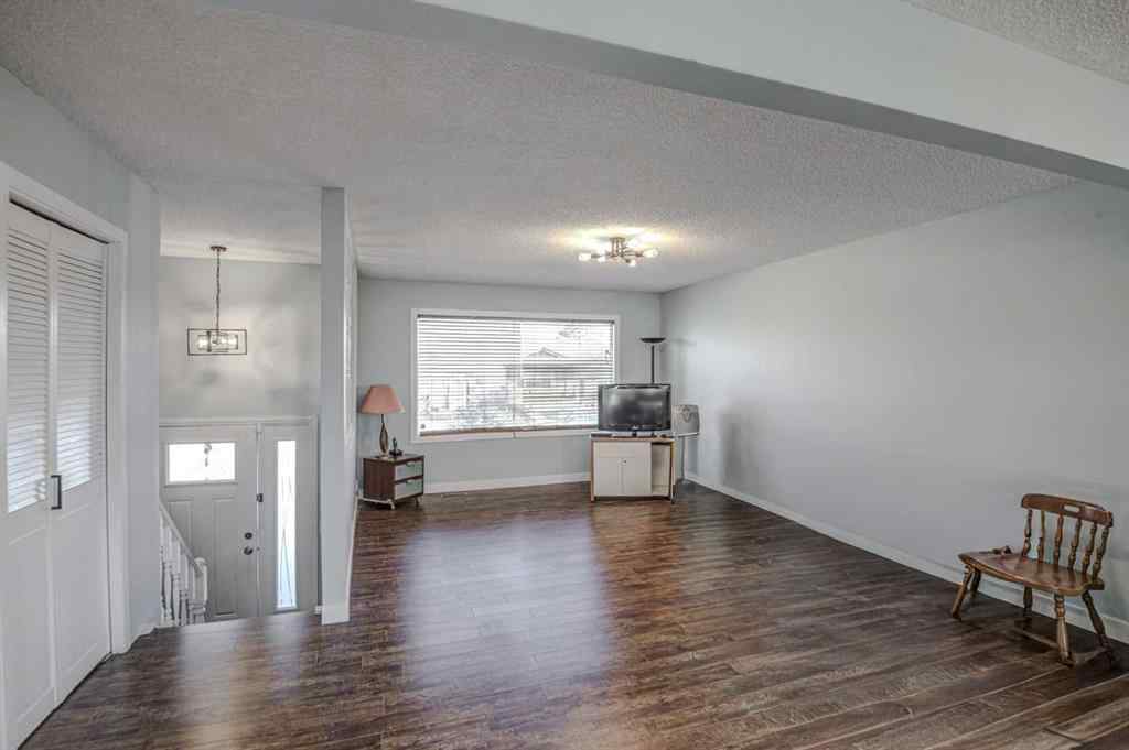 MLS® A2269305 - 11 Ogmoor Crescent SE in Ogden Calgary, Residential