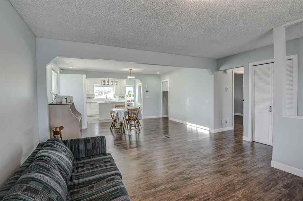 MLS® A2269305 - 11 Ogmoor Crescent SE in Ogden Calgary, Residential