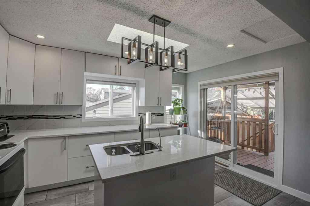 MLS® A2269305 - 11 Ogmoor Crescent SE in Ogden Calgary, Residential