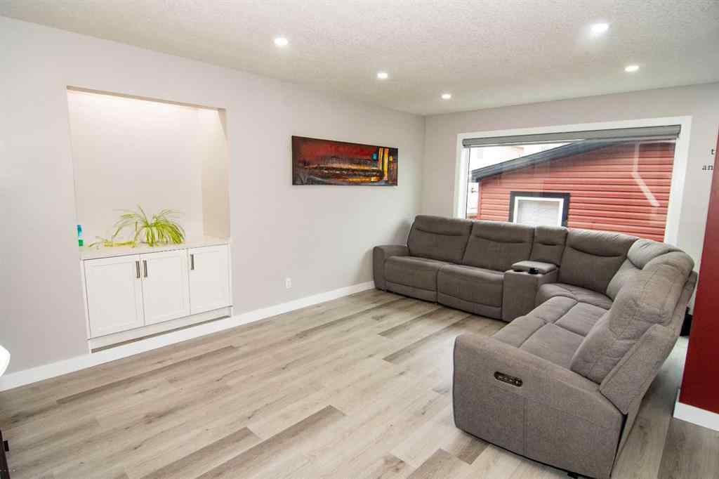 MLS® A2269313 - 21 Martha's Green NE in Martindale Calgary, Residential