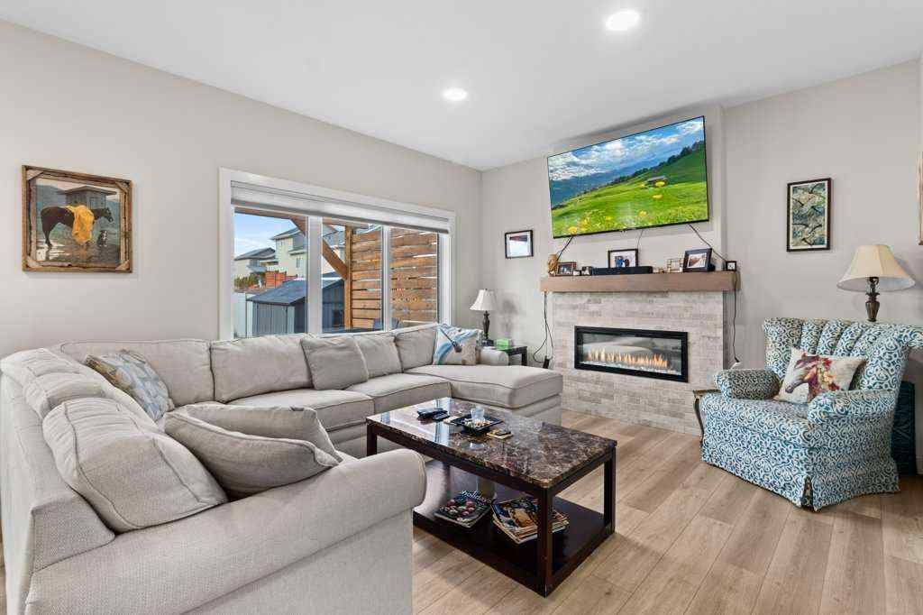 MLS&reg; # A2269320 - 85 Crestview Boulevard  in Crestview Sylvan Lake, Residential Open Houses