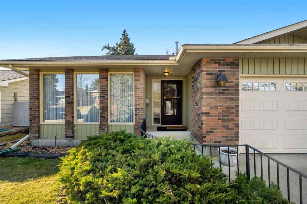 MLS® A2269323 - 720 Parkvalley Road SE in Parkland Calgary, Residential