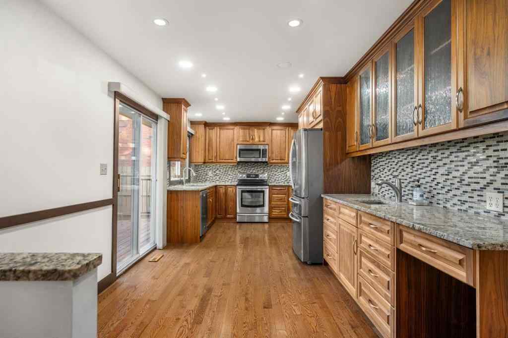 MLS® A2269323 - 720 Parkvalley Road SE in Parkland Calgary, Residential