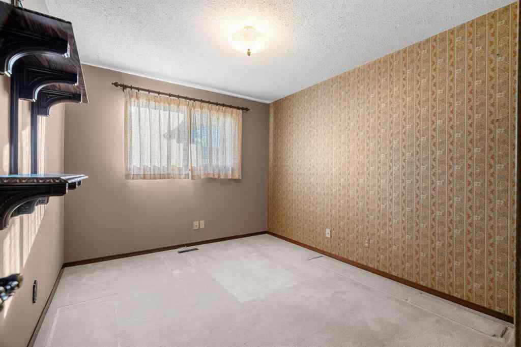 MLS® A2269323 - 720 Parkvalley Road SE in Parkland Calgary, Residential