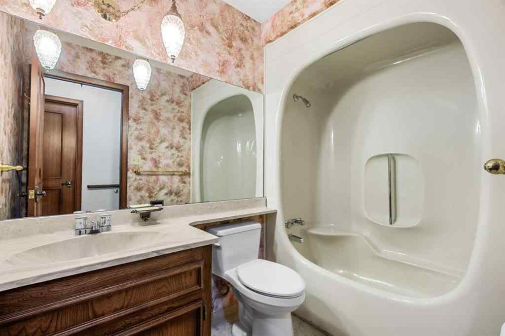 MLS® A2269323 - 720 Parkvalley Road SE in Parkland Calgary, Residential