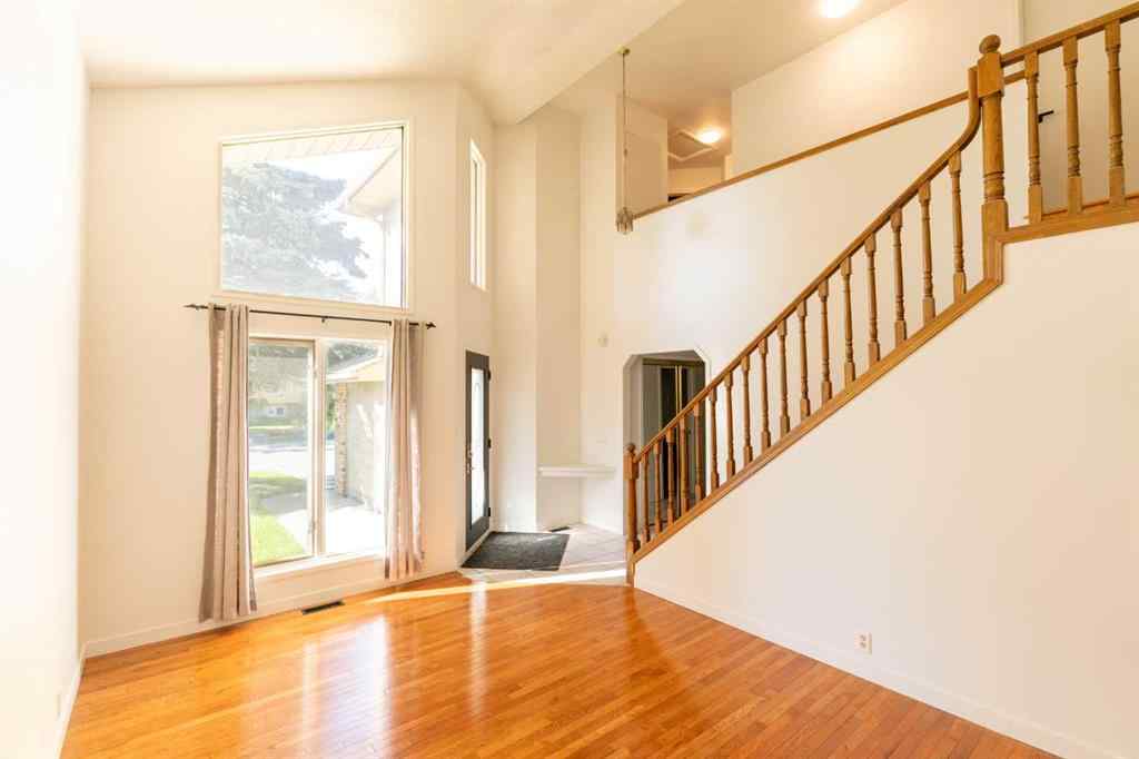 MLS® A2269327 - 33 Sundown Close SE in Sundance Calgary, Residential