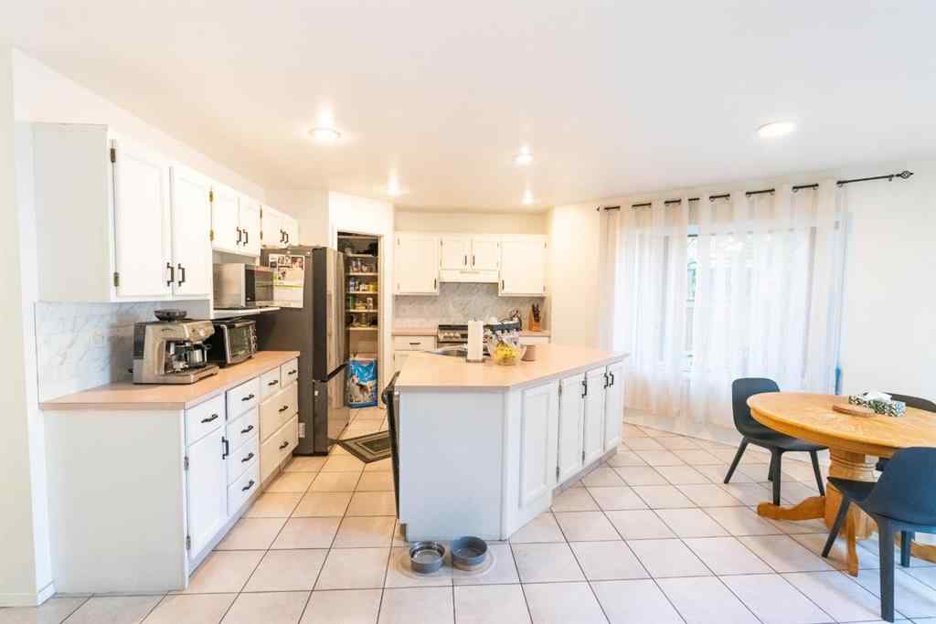 MLS® A2269327 - 33 Sundown Close SE in Sundance Calgary, Residential