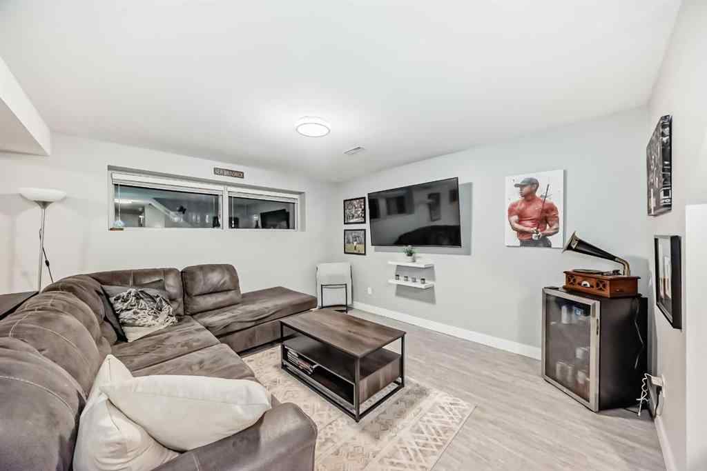 MLS® A2269331 - 466 Huntley Way NE in Huntington Hills Calgary, Residential