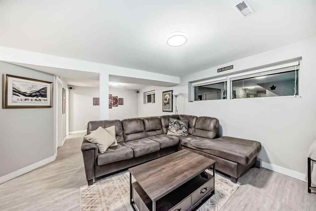 MLS® A2269331 - 466 Huntley Way NE in Huntington Hills Calgary, Residential