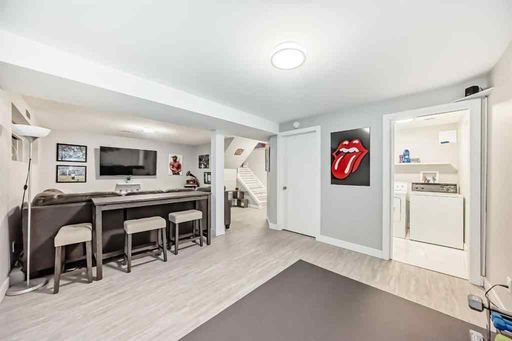 MLS® A2269331 - 466 Huntley Way NE in Huntington Hills Calgary, Residential