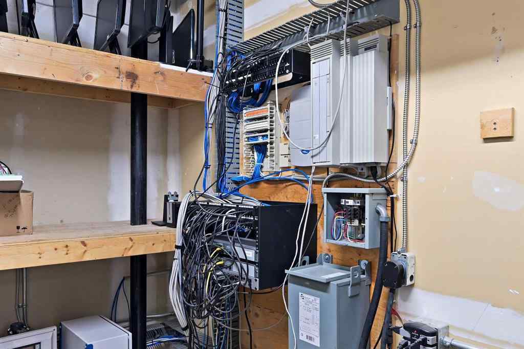 MLS&reg; # A2269338 - Unit #206 2914 Kingsview Boulevard SE in Kingsview Industrial Park Airdrie, Commercial Open Houses