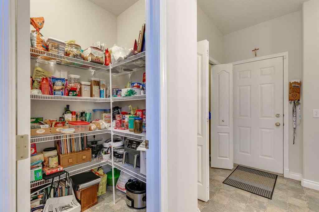 MLS&reg; # A2269339 - 123 Springmere Place  in Westmere Chestermere, Residential Open Houses