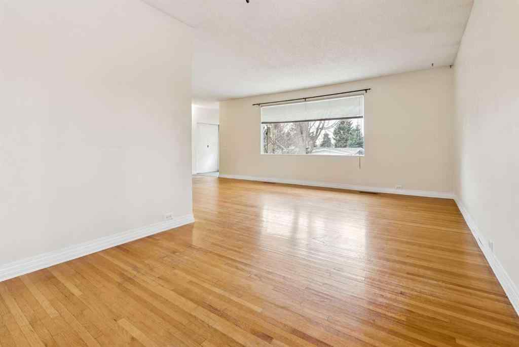 MLS® A2269340 - 3248 Bearspaw Drive NW in Brentwood Calgary, Residential