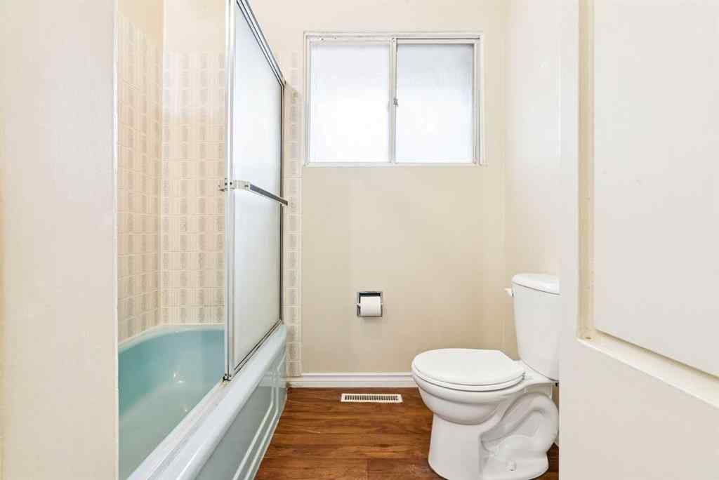 MLS® A2269340 - 3248 Bearspaw Drive NW in Brentwood Calgary, Residential