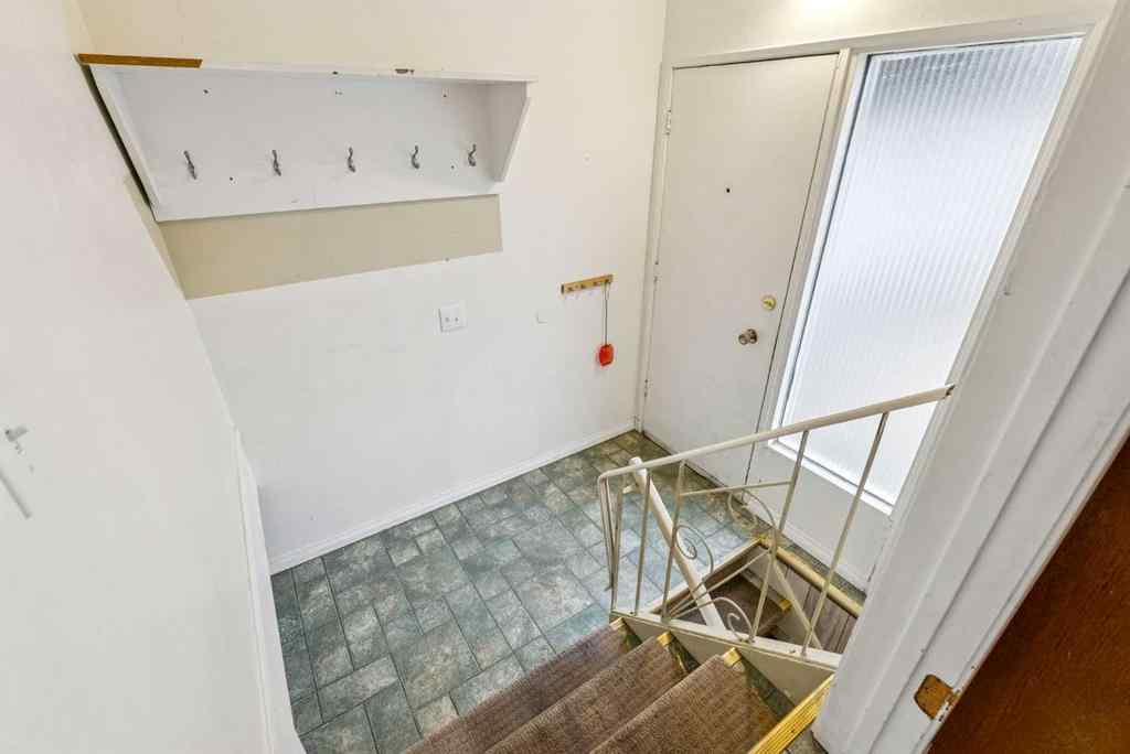 MLS® A2269340 - 3248 Bearspaw Drive NW in Brentwood Calgary, Residential