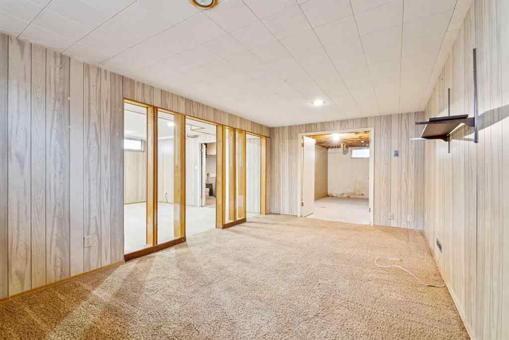 MLS® A2269340 - 3248 Bearspaw Drive NW in Brentwood Calgary, Residential