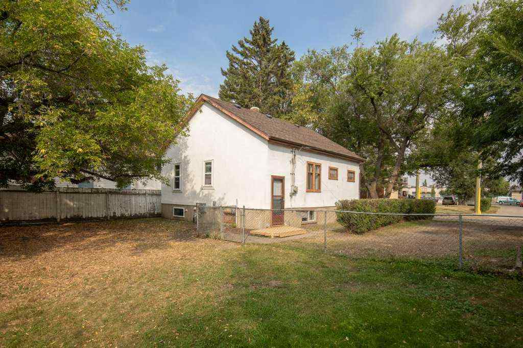 MLS&reg; # A2269341 - 5812 52 Avenue  in Riverside Meadows Red Deer, Residential Open Houses