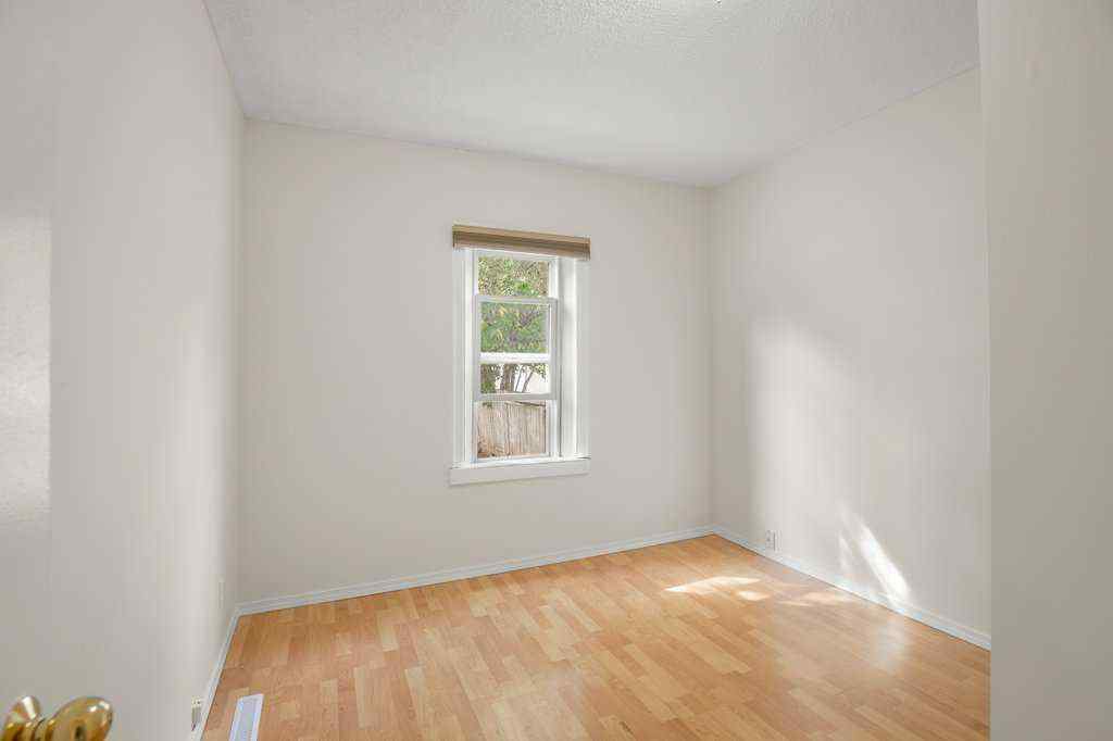 MLS&reg; # A2269341 - 5812 52 Avenue  in Riverside Meadows Red Deer, Residential Open Houses