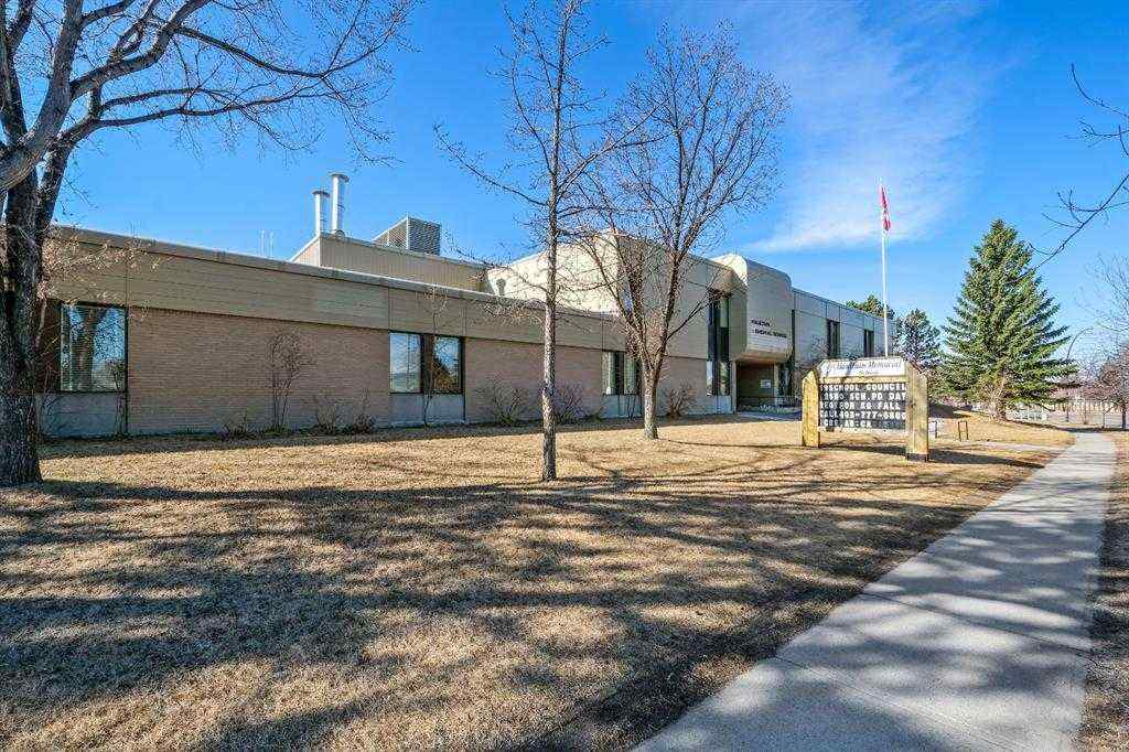 MLS® A2269350 - 828 Queensland Drive SE in Queensland Calgary, Residential