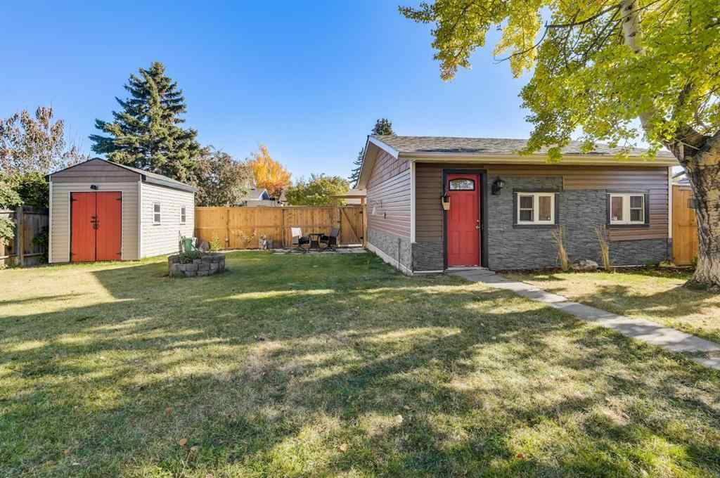 MLS® A2269350 - 828 Queensland Drive SE in Queensland Calgary, Residential