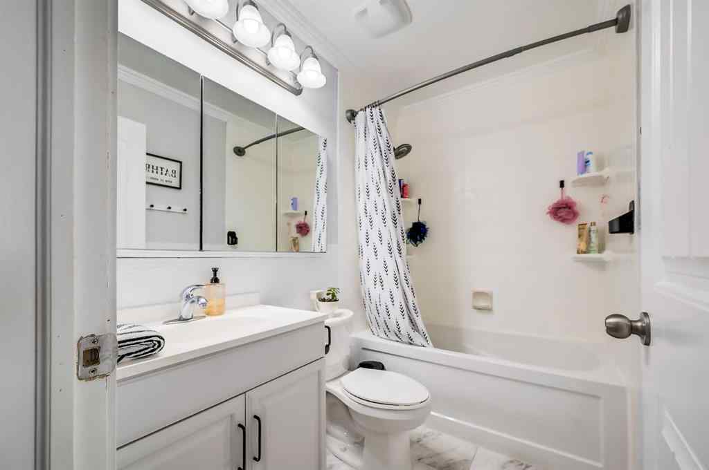 MLS® A2269350 - 828 Queensland Drive SE in Queensland Calgary, Residential