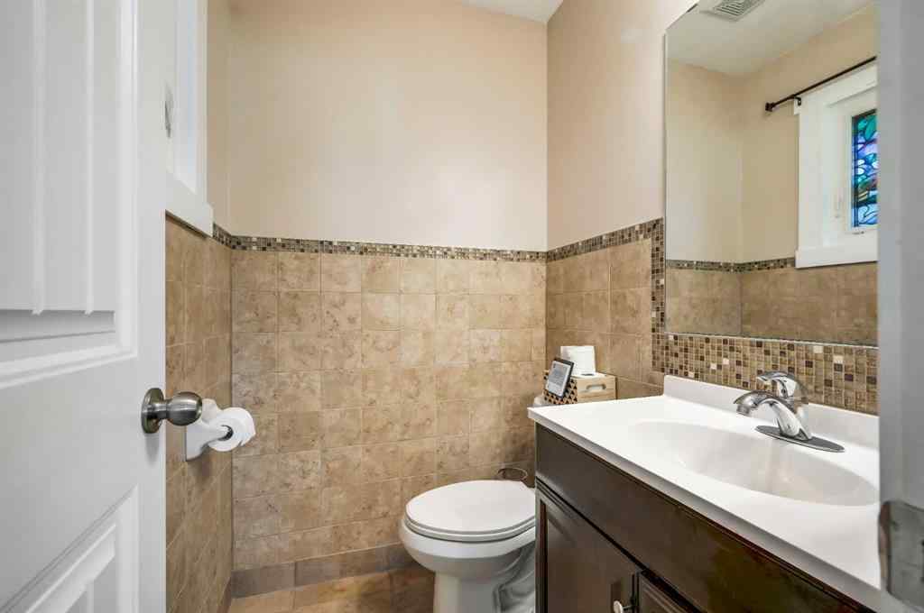 MLS® A2269350 - 828 Queensland Drive SE in Queensland Calgary, Residential