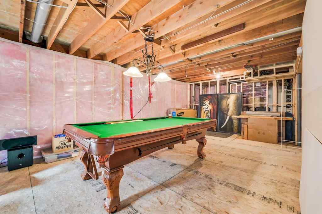 MLS® A2269350 - 828 Queensland Drive SE in Queensland Calgary, Residential