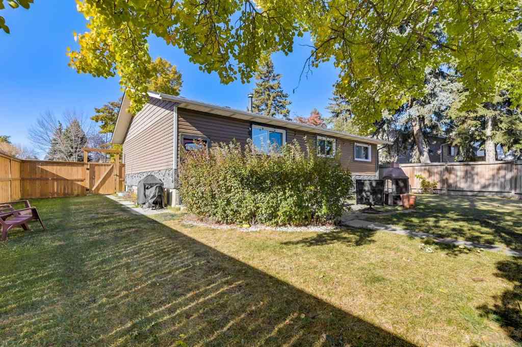 MLS® A2269350 - 828 Queensland Drive SE in Queensland Calgary, Residential