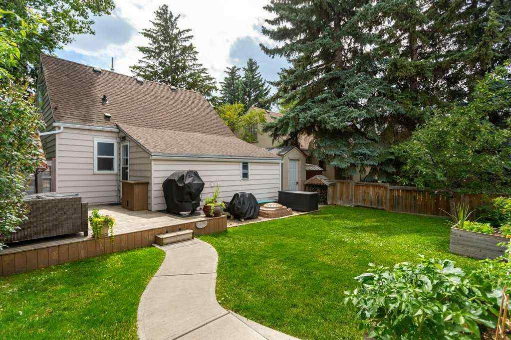 MLS® A2269352 - 224 23 Avenue NE in Tuxedo Park Calgary, Residential