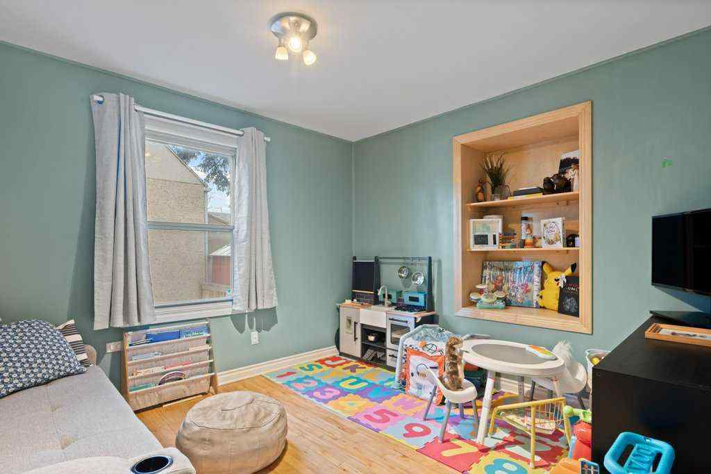 MLS® A2269352 - 224 23 Avenue NE in Tuxedo Park Calgary, Residential