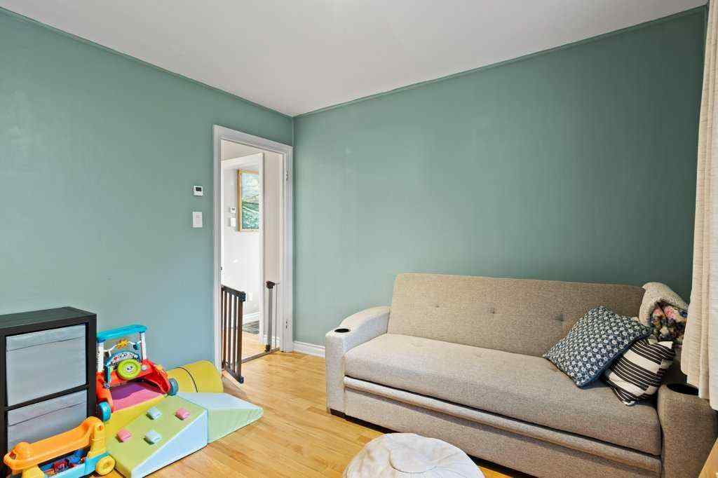 MLS® A2269352 - 224 23 Avenue NE in Tuxedo Park Calgary, Residential