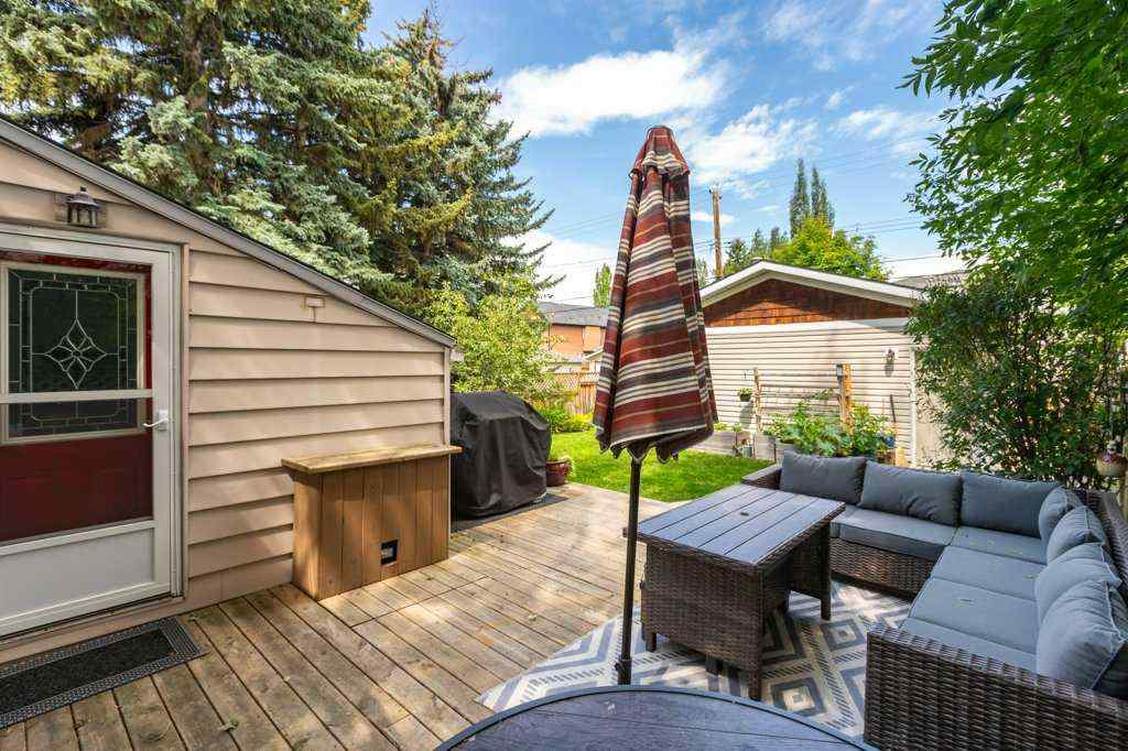 MLS® A2269352 - 224 23 Avenue NE in Tuxedo Park Calgary, Residential